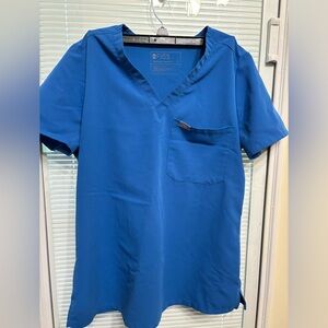 Fig scrub top